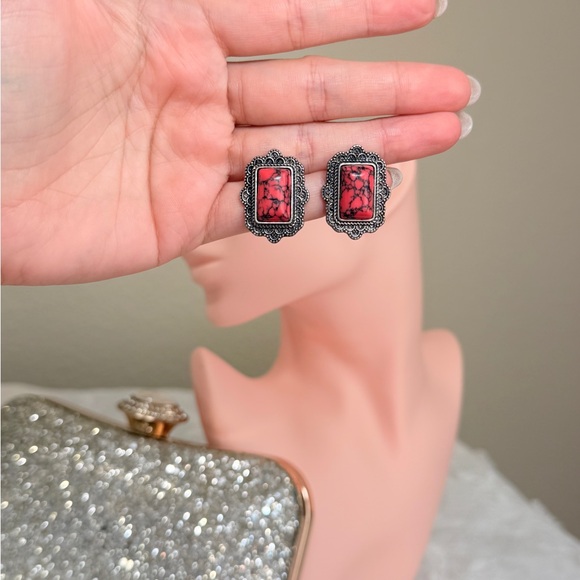 ⚜️ Elegant Red and Silver Earrings - Picture 6 of 7